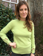 Load image into Gallery viewer, A truly Vintage Ballantyne Scottish crew neck, Size M
